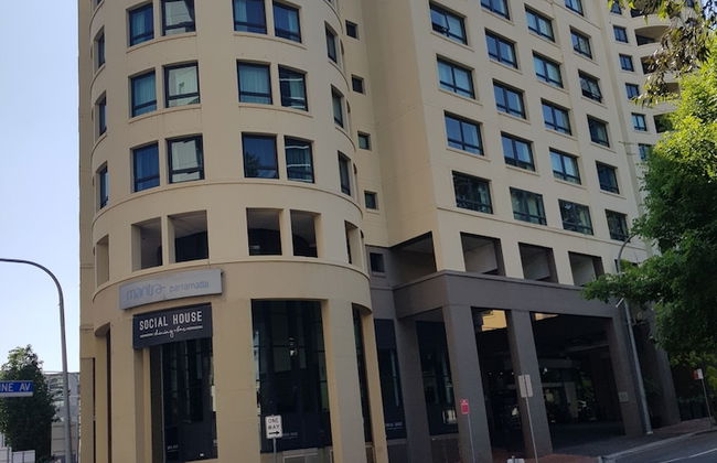 Parramatta Hotel in Mantra Building - Photo 25