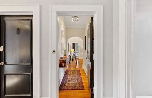 Contemporary 2BR in Myers Park with Screened Porch - Foto 16