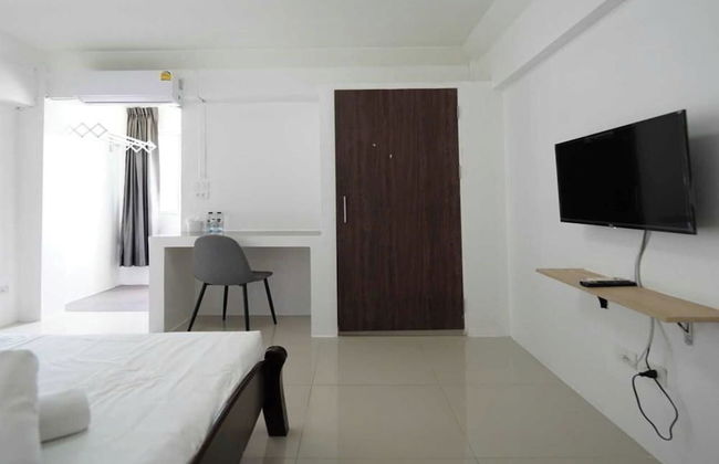 RQ Suvarnabhumi Airport by Collection O - Photo 16