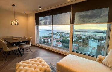 Apartment Touch The Sky Split - Photo 19