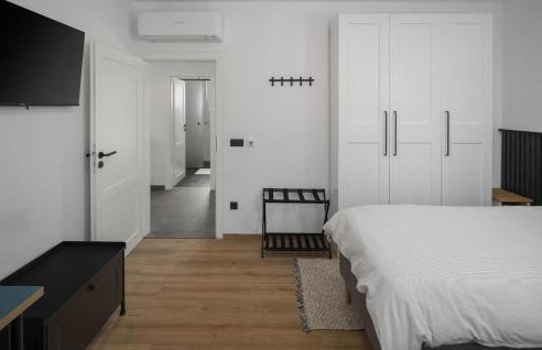 Amazing Home In Strped With Wifi - Photo 38