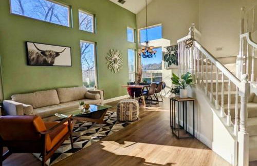 King Bed Quiet Home on Cul-de-Sac Hiking Trails - Foto 1