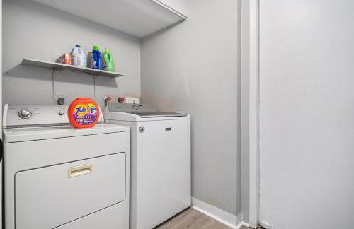 Modern 4-Bedroom Retreat - Foto 37