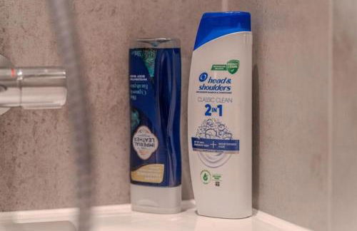 Luxuary 2BR Apt Sleeps 9, Wembley and Park Views - Photo 20