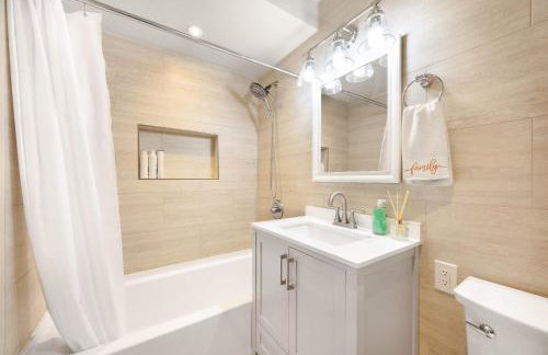 Luxury Bellevue 2B Basement w Stunning View - Foto 21