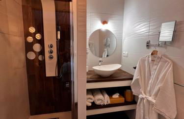 Villa 75m2 avec Piscine et Jacuzzi privés, Sauna et Home-Cinéma à 800m des Commodités - Photo 13