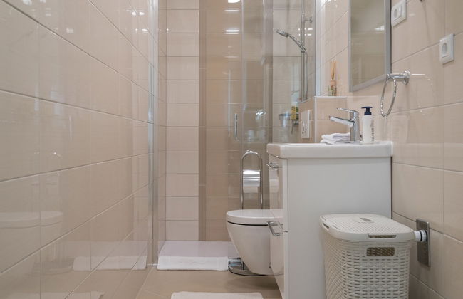 Drop In Split Suites - Photo 26