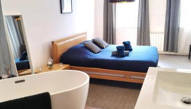 Elegant Apartment in the Heart of Chantilly Just Steps from the Château - Foto 3