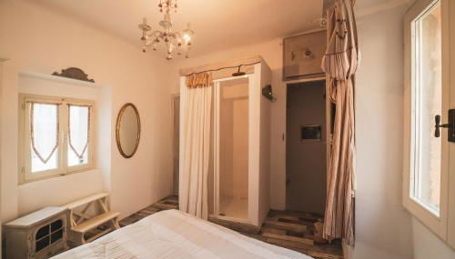 Lake House - Photo 4