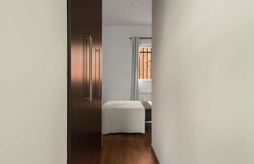 Apartamento Premium Plaza Castilla WiFi Rápido Torres KIO - Foto 17