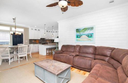 Ocean Breeze Oasis with great boating access - Foto 16