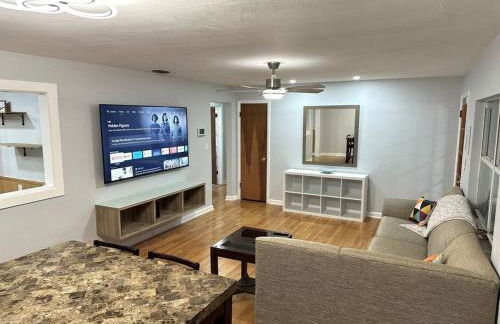 Large 3Bedrooms 1 Bath Near DownTown Dining - Foto 18