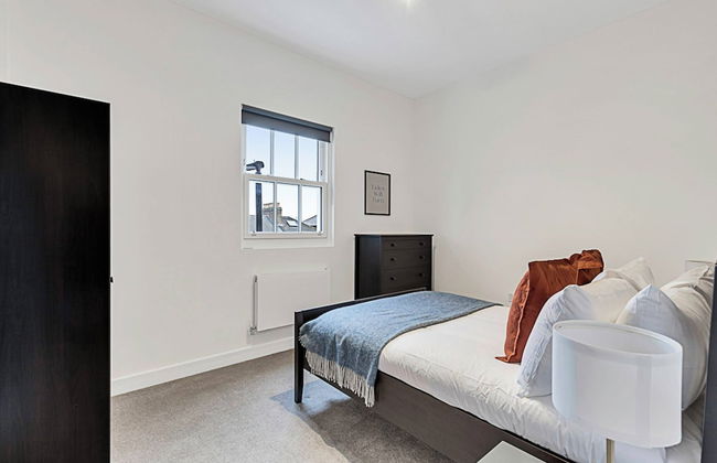 Sunny 2-bed Flat in Chiswick - Foto 5