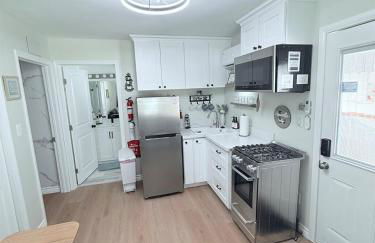 Private 1BR 1BA Suite, Kitchen, Fireplace, Parking - Foto 21