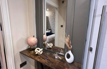 2 bedroom self catering detached outhouse with garden area - Photo 23