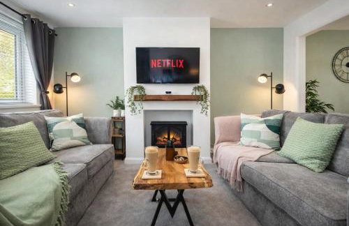 Stylish 4 Bed House, Free Parking, Close to M4 Newport - Foto 1