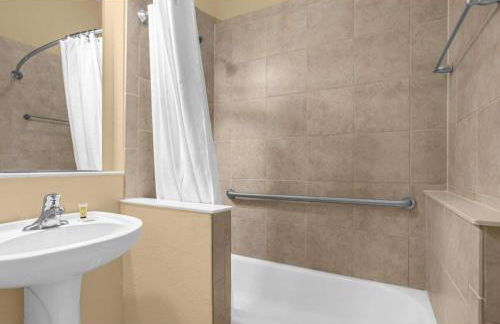 Your Summer Getaway Awaits - Townhome by Disney! - Foto 20