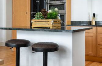 Relaxing and Spacious Kensington Apartment with Patio - Foto 25