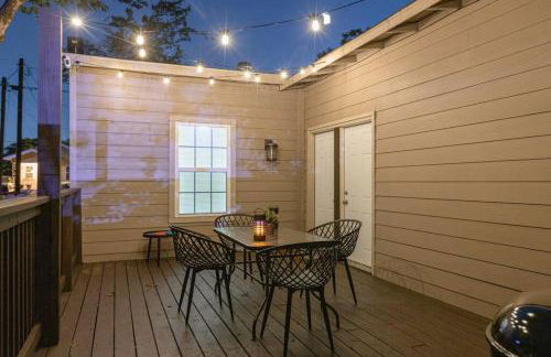 3BR Modern, Gated Home w FreePking, BBQ, Firepit, Mins to Downtown - Foto 7