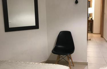 Designer's Flat - 3 Bdrm - Wifi - Best Location - Photo 16