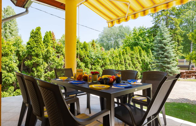 4 bedroom Apartment in Balatonszárszó with garden and terrace - Photo 4