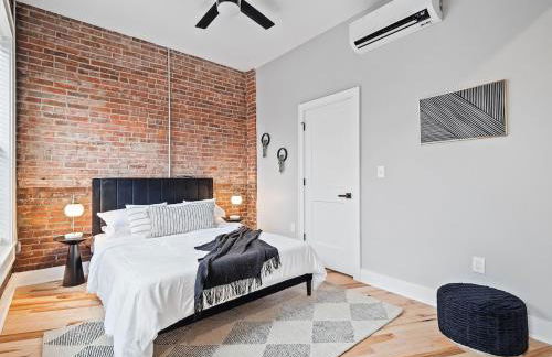 The Modern Boho Brick Loft - Foto 50