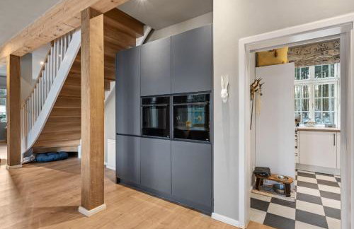 GUT KLETKAMP "Försterei" - Freistehendes Backsteinhaus mit 4 Schlafzimmern ruhig am Waldrand gelegen I Kamin I Garten & Terrasse I 15 Min zur Ostsee I 3 Bäder I Küche I Parkplatz I WLAN - Foto 19