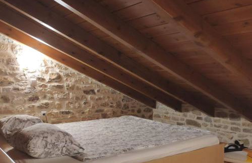 Traditional Stone House at Great Location - Foto 7