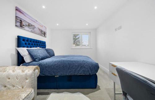 Luxury Apartment Heart of Didsbury - Photo 13