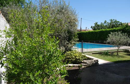vacation rental with pool and poolhouse, close to arles in moulès- sleeps 8 - Foto 43