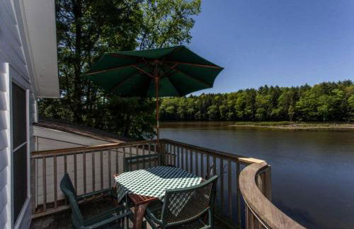 Riverfront Cabin with Beautiful Views of Housatonic River in Great Barrington, Massachusetts - Foto 13
