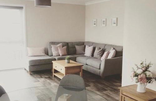 Malva - Modern 2 Bedroom Bungalow in Wick Sleeps 4 with private parking - NC500 Route - Photo 19