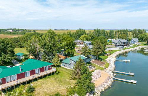 Lakefront Cabin with Patio and Views in Lake Norden - Foto 28
