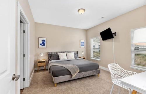 Modern 8BR 8BA Condo w Garage and Patio - Foto 20