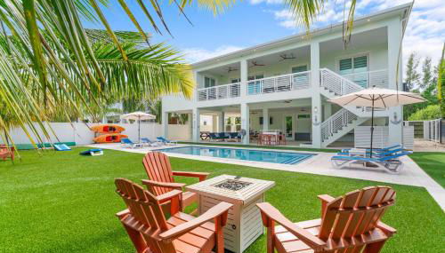 Emerald Oasis Deluxe Waterfront Gem, Heated Pool with Dock - Foto 3