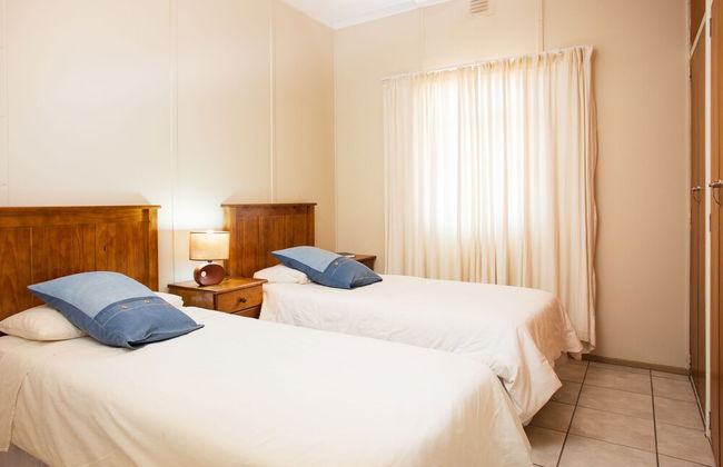 Gariep Dam SunRose Group of Guest Houses - Photo 2