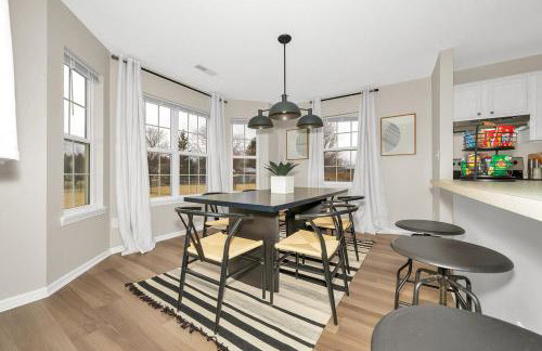 Luxurious Grand Park Family Home with Game Room and XBox - Foto 17