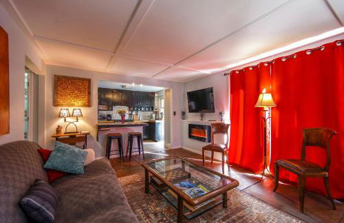 Serene mountain getaway, Hot Tub, Sauna, Lake View, Swim, Fish, Hiking, EV plugin - Foto 2