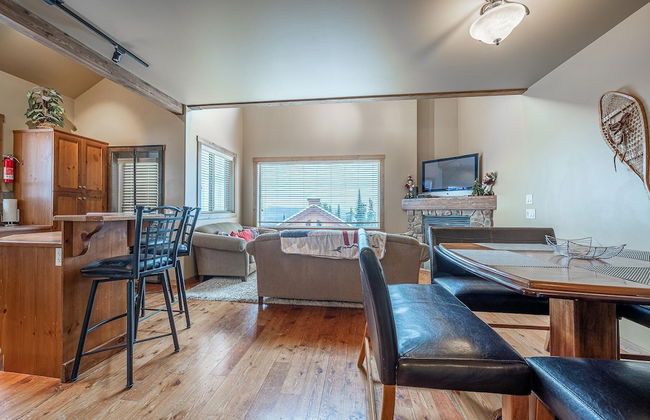 Trapper's Lodge 4 Bd W/great View, Private Hot Tub - Photo 32