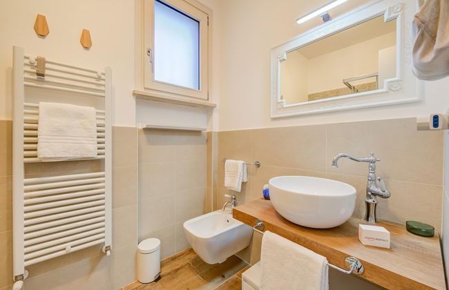 La Casa Accanto With Shared Pool - Photo 18