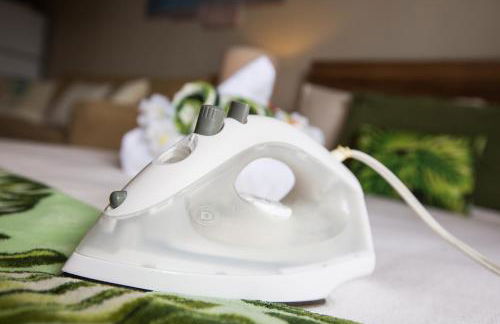 Tropical Studios at Marine Surf Waikiki - FREE PARKING - BEST LOCATION - FULL KITCHEN - SWIMMING POOL - Foto 142