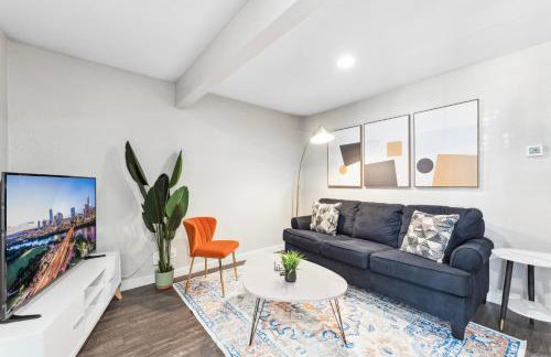 Economy King Bed Suites w Pool, Next to Downtown - Foto 51