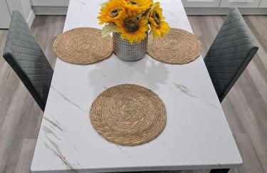 Country Blue Getaway by the Ranch Fields - Foto 22