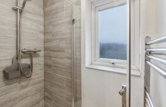 Long-short-stay Medway home with parking, WiFi &pool table - Foto 23