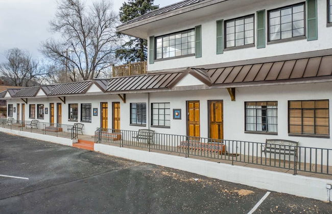 1BD Suitenear Old Colorado City & Hiking!dogs Welcome! - Photo 23