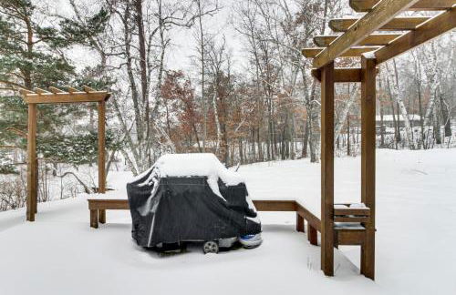 Lakefront Brainerd Cabin w Deck, Fire Pit - Photo 32