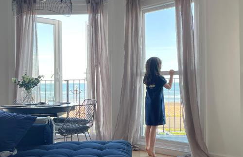 Seaview flat with balcony, spacious 2 bedroom - Foto 1