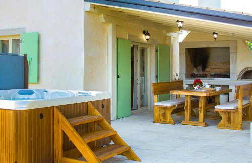 Villa Luca with pool and jacuzzi - Foto 56