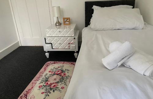 5 Bed 5mins from Wembley Stadium - Photo 16