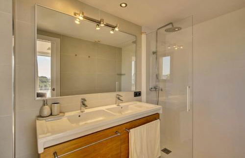 Talamanca 3-bedroom villa ensuite, nice sea view - Foto 6